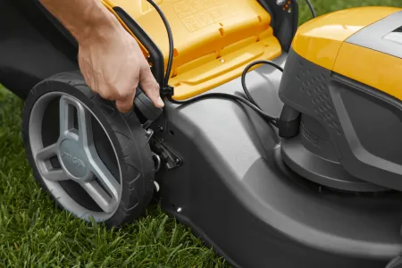 Газонокосилка аккумуляторная Stiga Collector 548 AE Kit 2L0485808/ST1