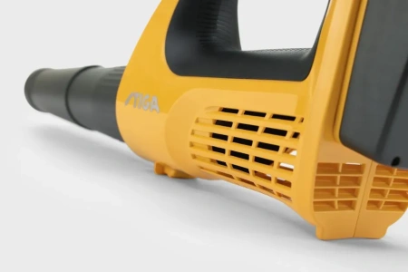 Воздуходувка аккумуляторная Stiga BL 100e Kit 271504108/ST2 Воздуходувка аккумуляторная Stiga BL 100e Kit 271504108/ST2